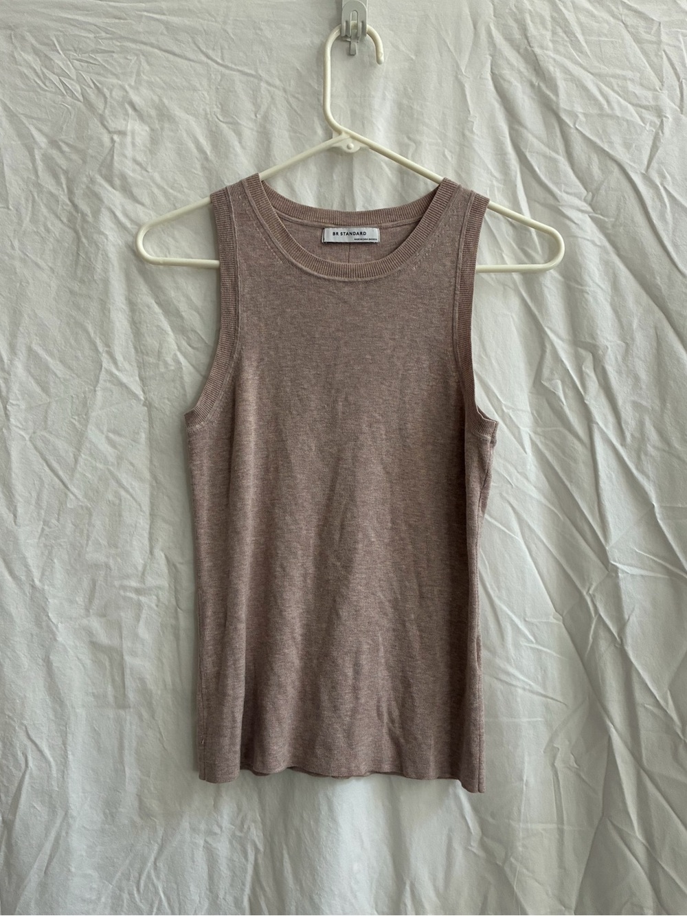 Banana Republic women’s tan sweater shell